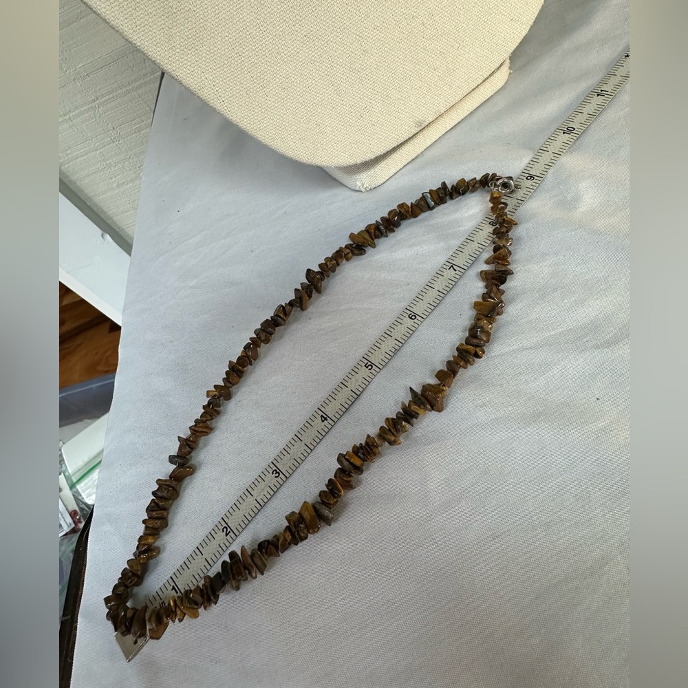 Polished tiger eye chip bead necklace - Picture 5 of 5
